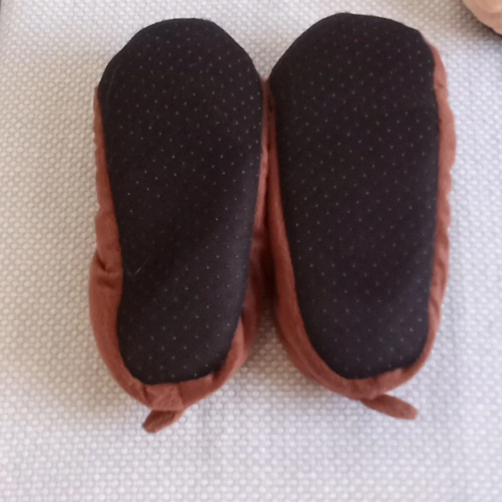 2 pair children's slippers. Dog and monkey children's size LG 3-4 - Picture 3 of 5